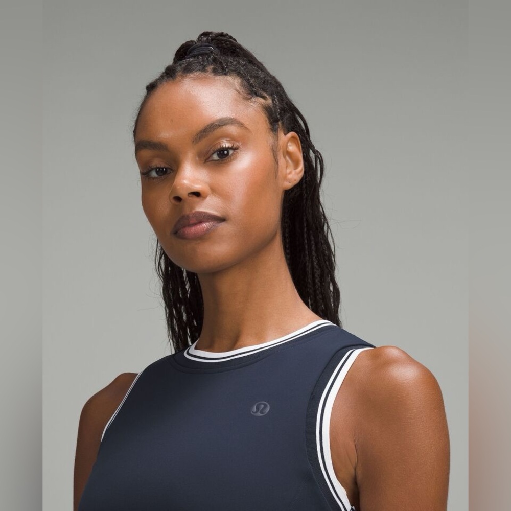 Lululemon Varsity Scoop Neck Cropped Tennis Tank Top Medium Support B/C Cup Navy - Picture 4 of 6